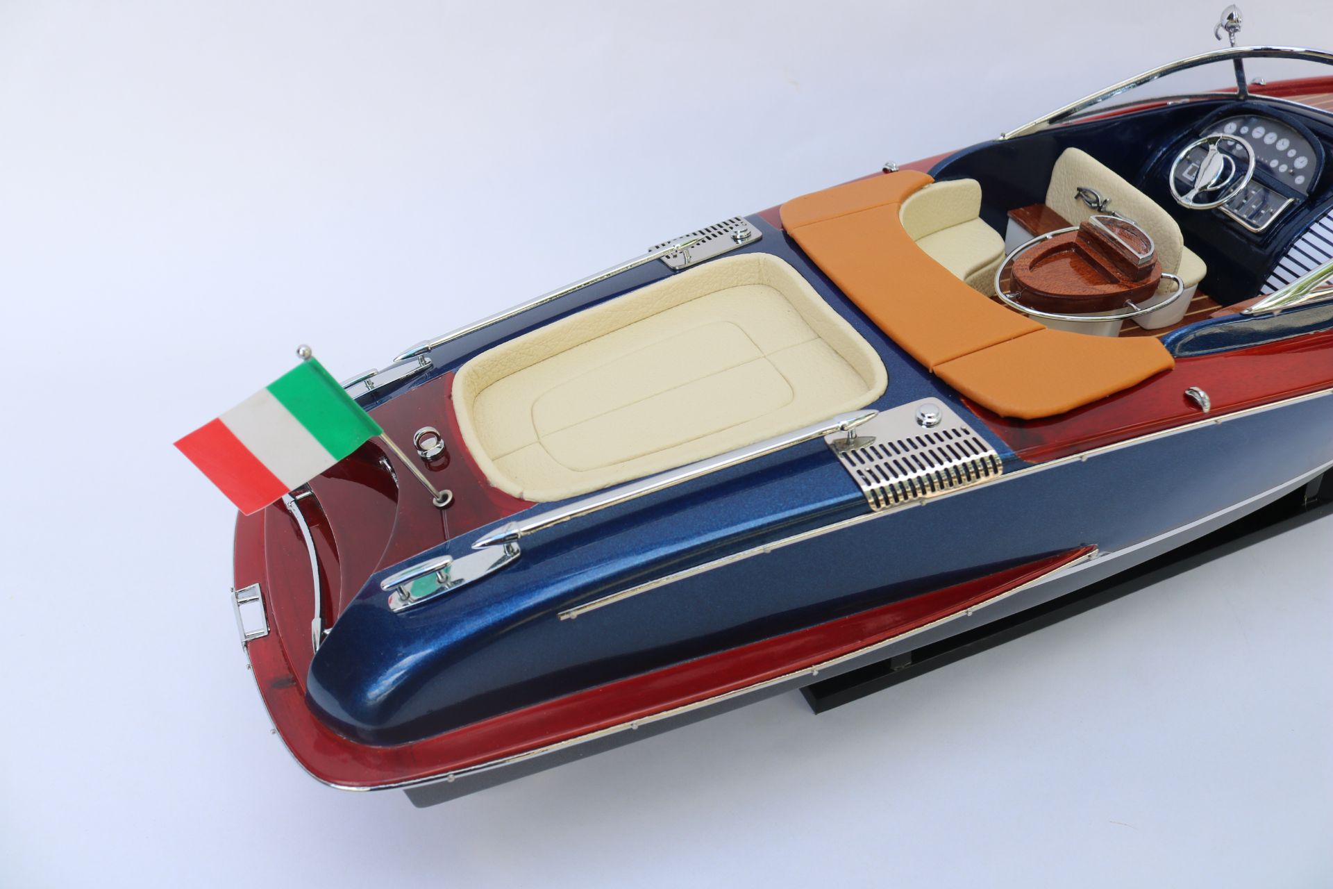 RIVA AQUARIVA GUCCI DARK BLUE 67 - 24"