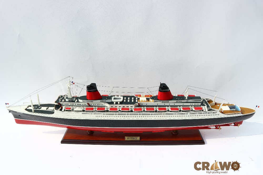SS FRANCE CRUISE SHIP MODEL 40.5" - scale 1:307