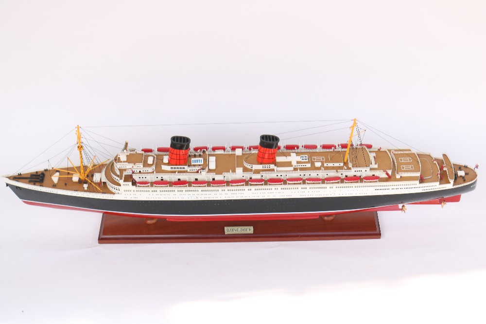 RMS QUEEN ELIZABETH - CRUISE SHIP MODEL 34"