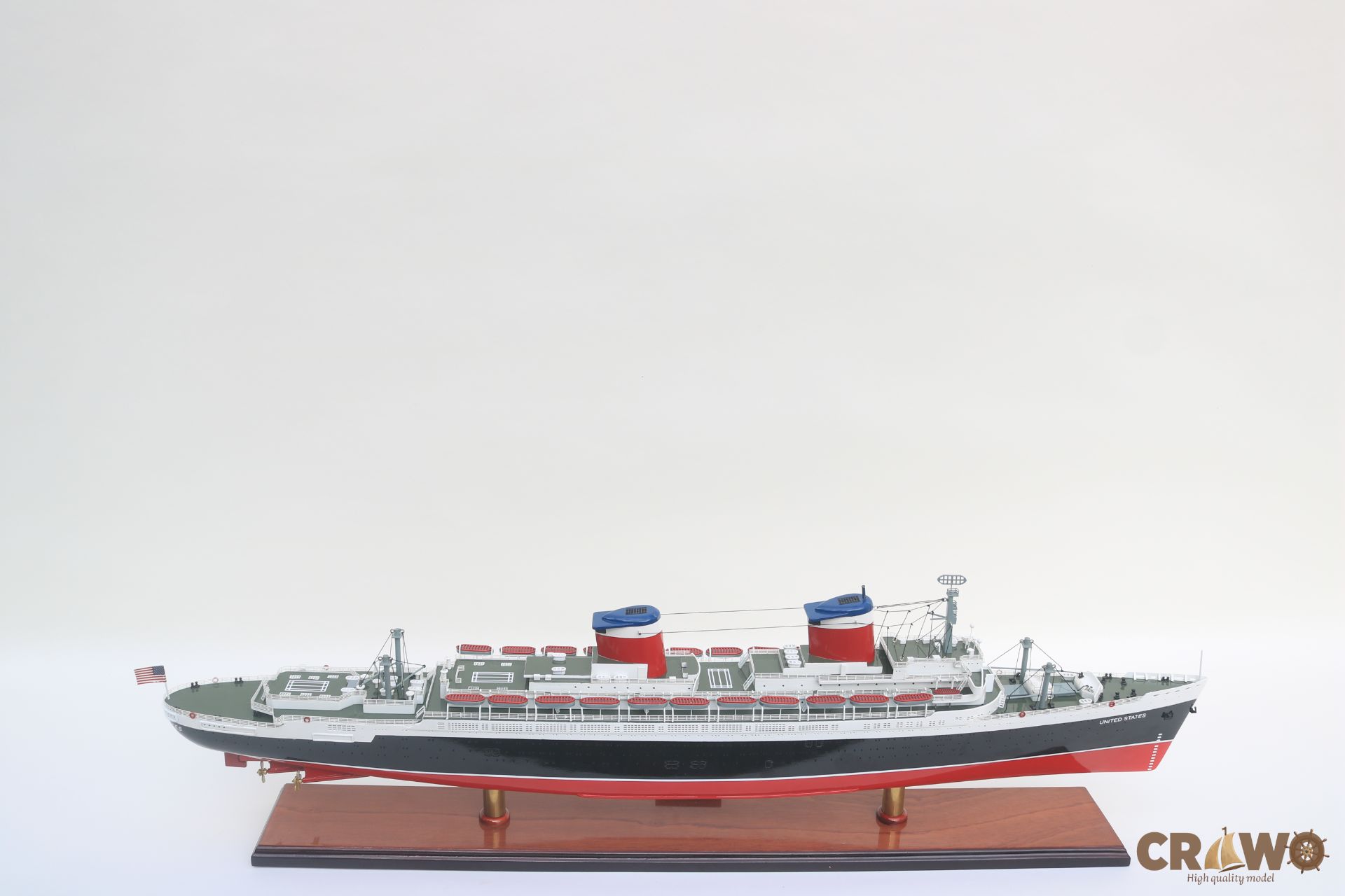 SS UNITED STATE CRUISE SHIP MODEL 35"