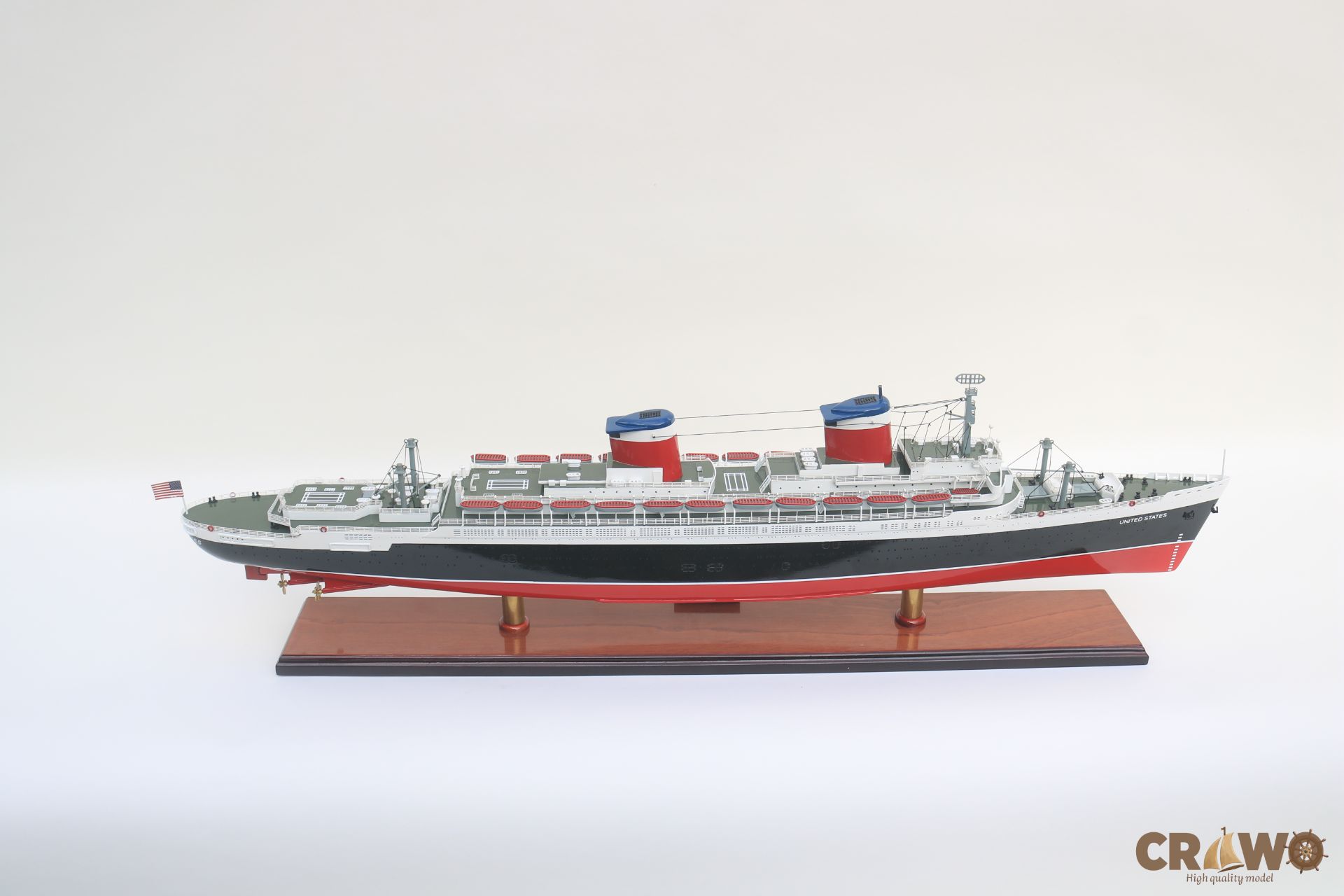SS UNITED STATE CRUISE SHIP MODEL 35"