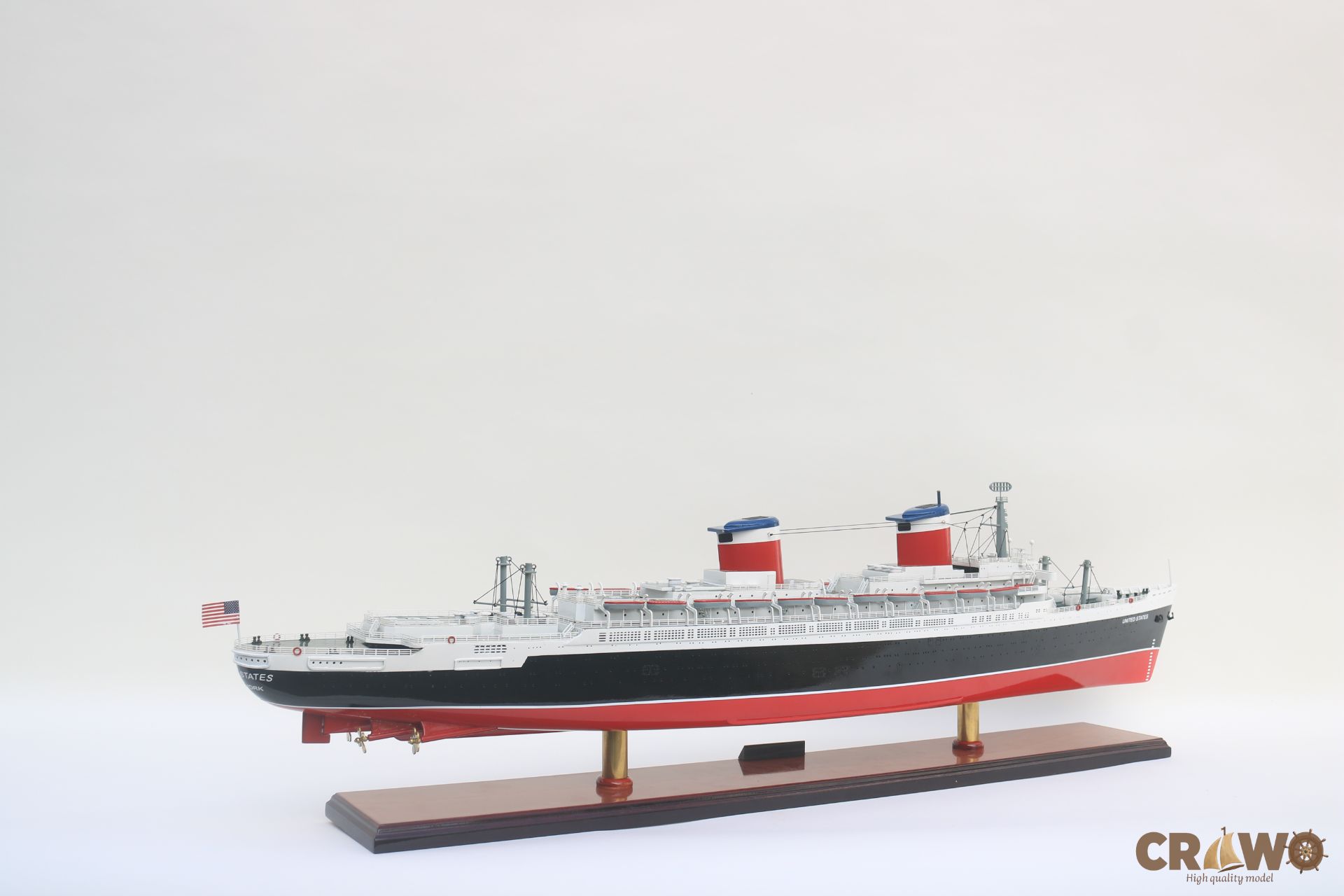 SS UNITED STATE CRUISE SHIP MODEL 35"