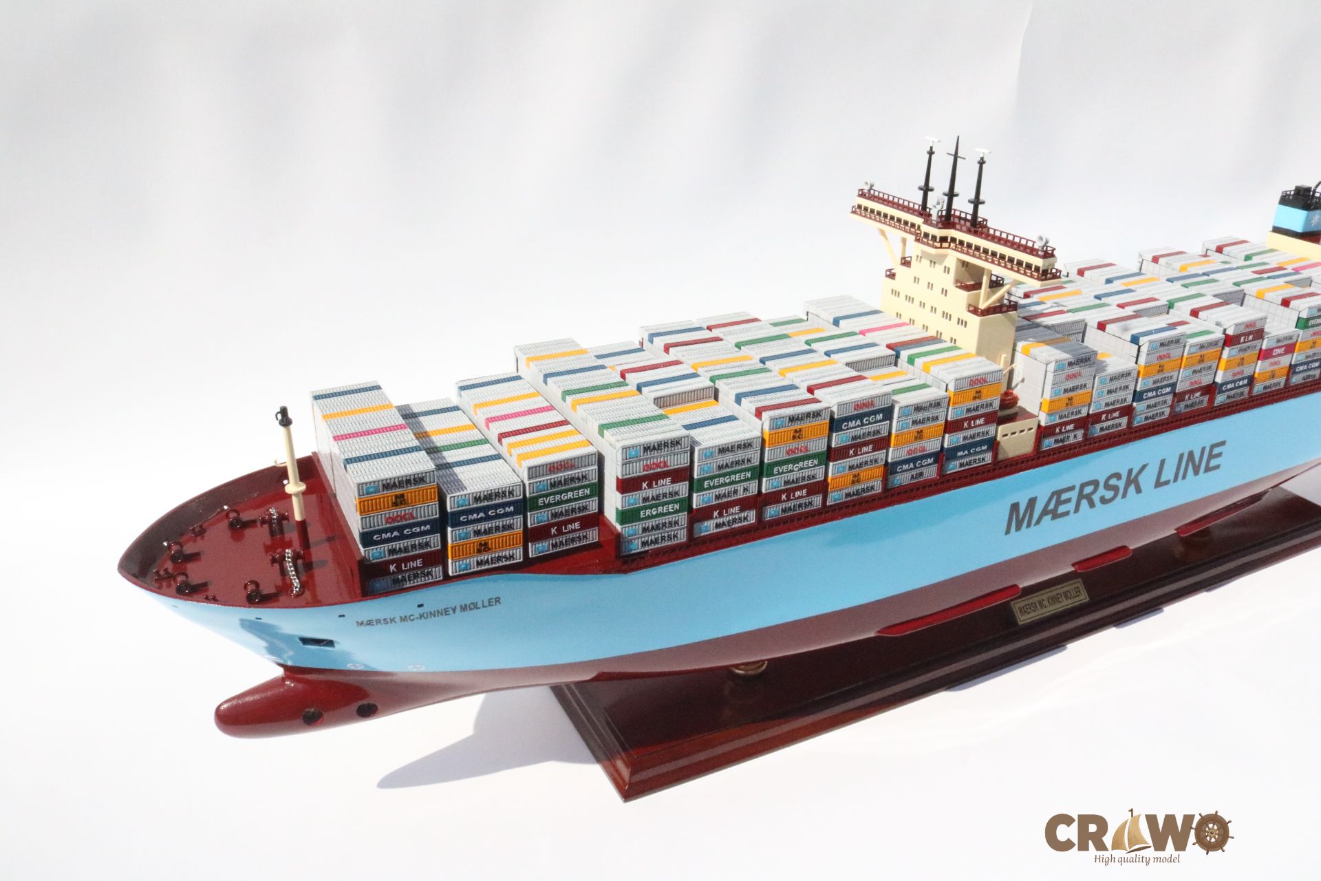 MAERSK MC. KINNEY MOLLER CONTAINER SHIP MODEL 39.4"