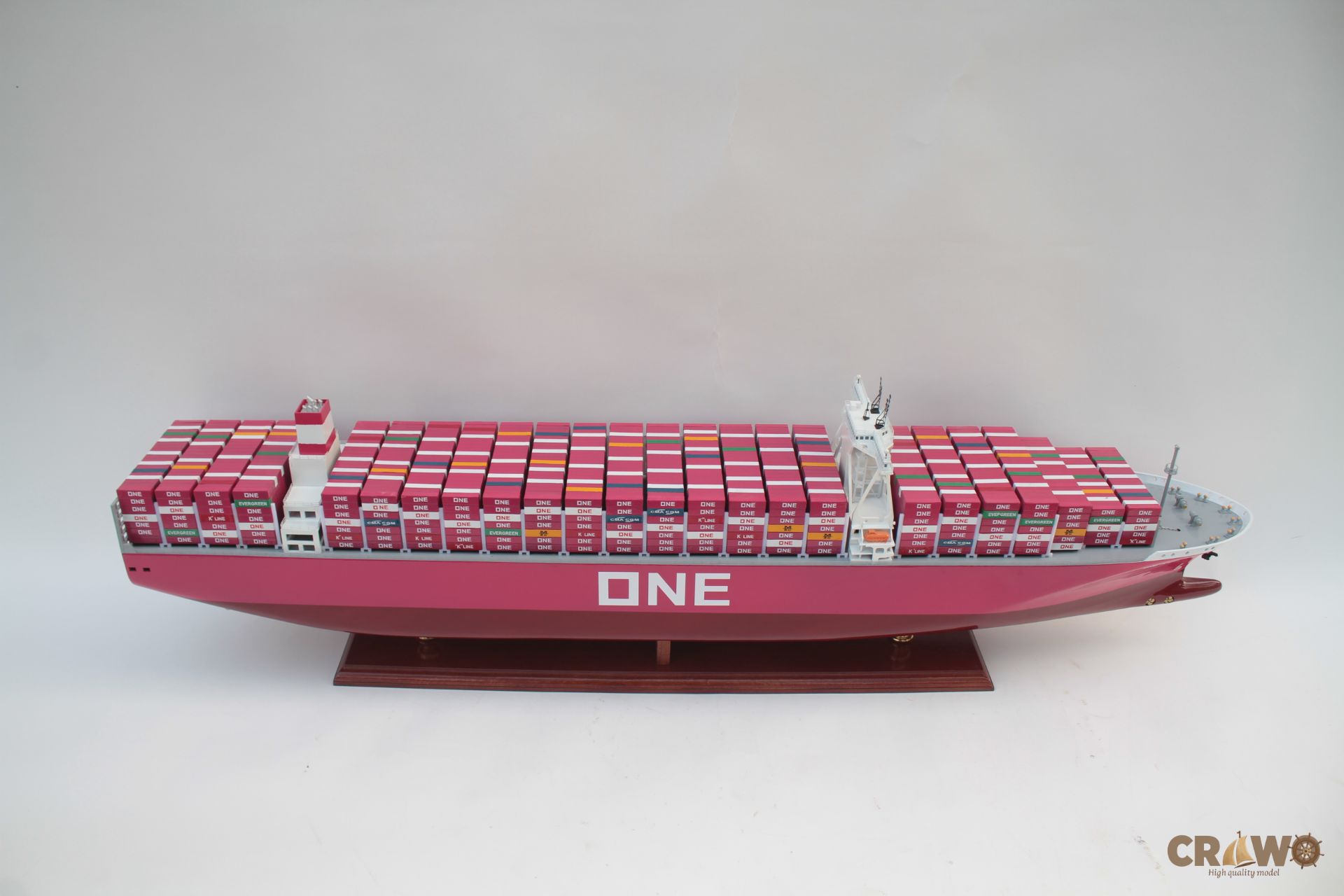 ONE APUS JAPANESE CONTAINER SHIP MODEL 39.8"