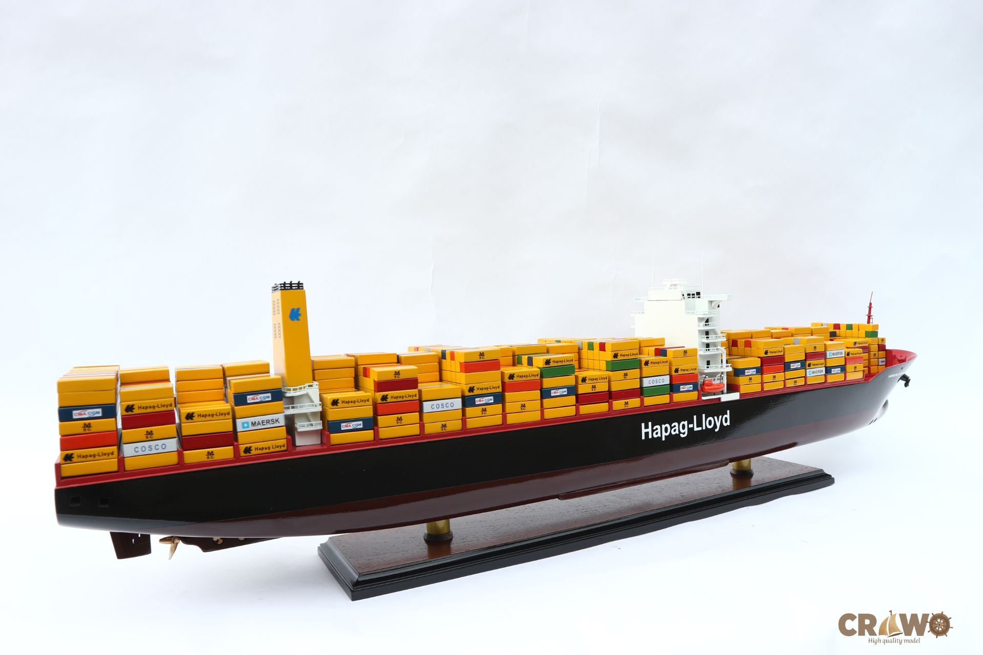 HAPAG LLOYD HAMBURG EXPRESS CONTAINER SHIP MODEL 36.6"