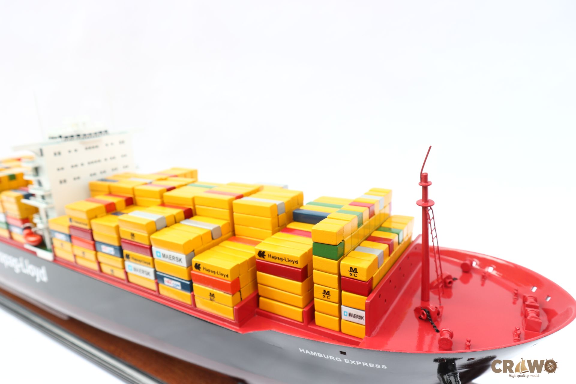 HAPAG LLOYD HAMBURG EXPRESS CONTAINER SHIP MODEL 36.6"