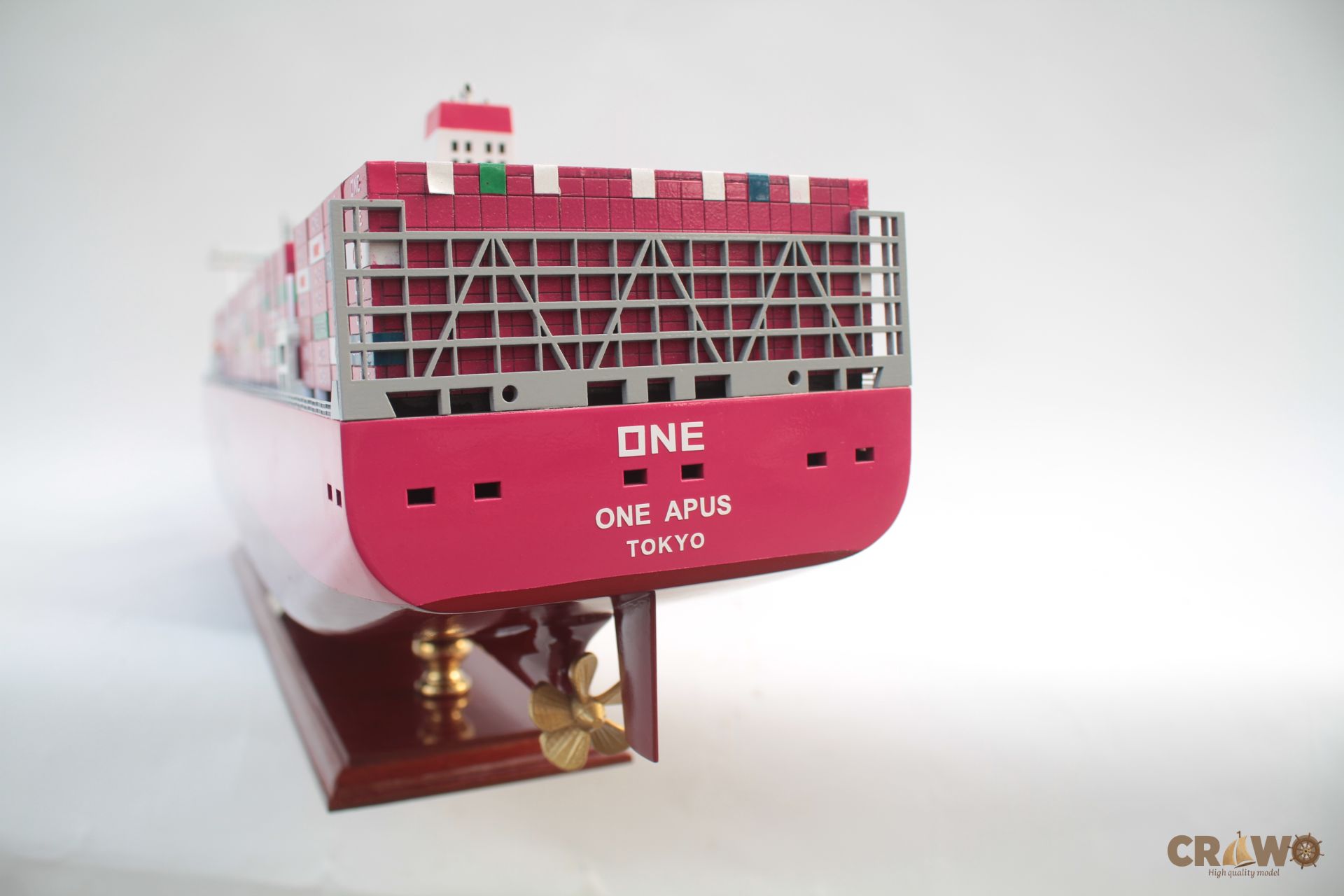 ONE APUS JAPANESE CONTAINER SHIP MODEL 39.8"