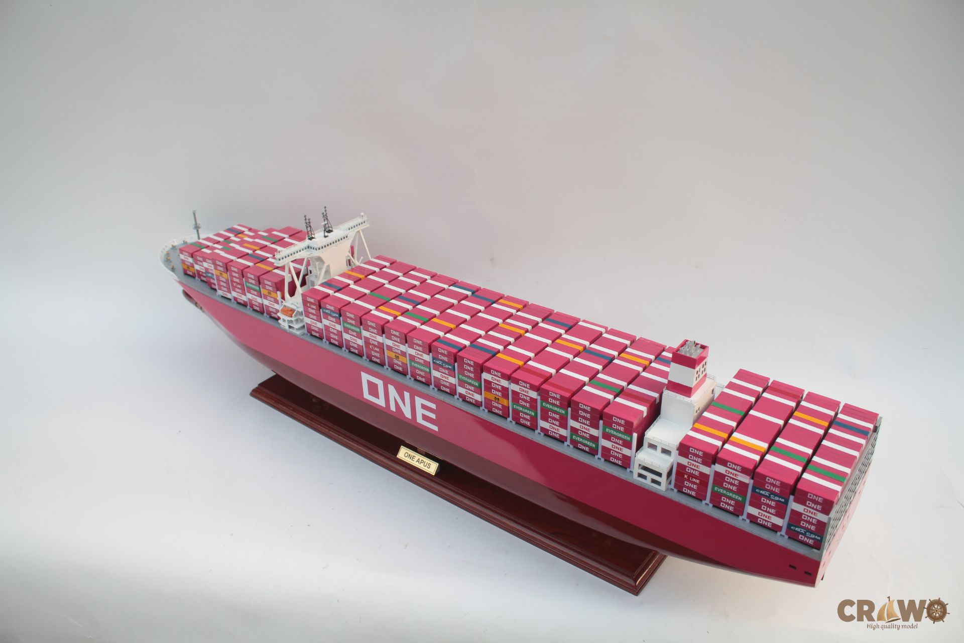 ONE APUS JAPANESE CONTAINER SHIP MODEL 39.8"