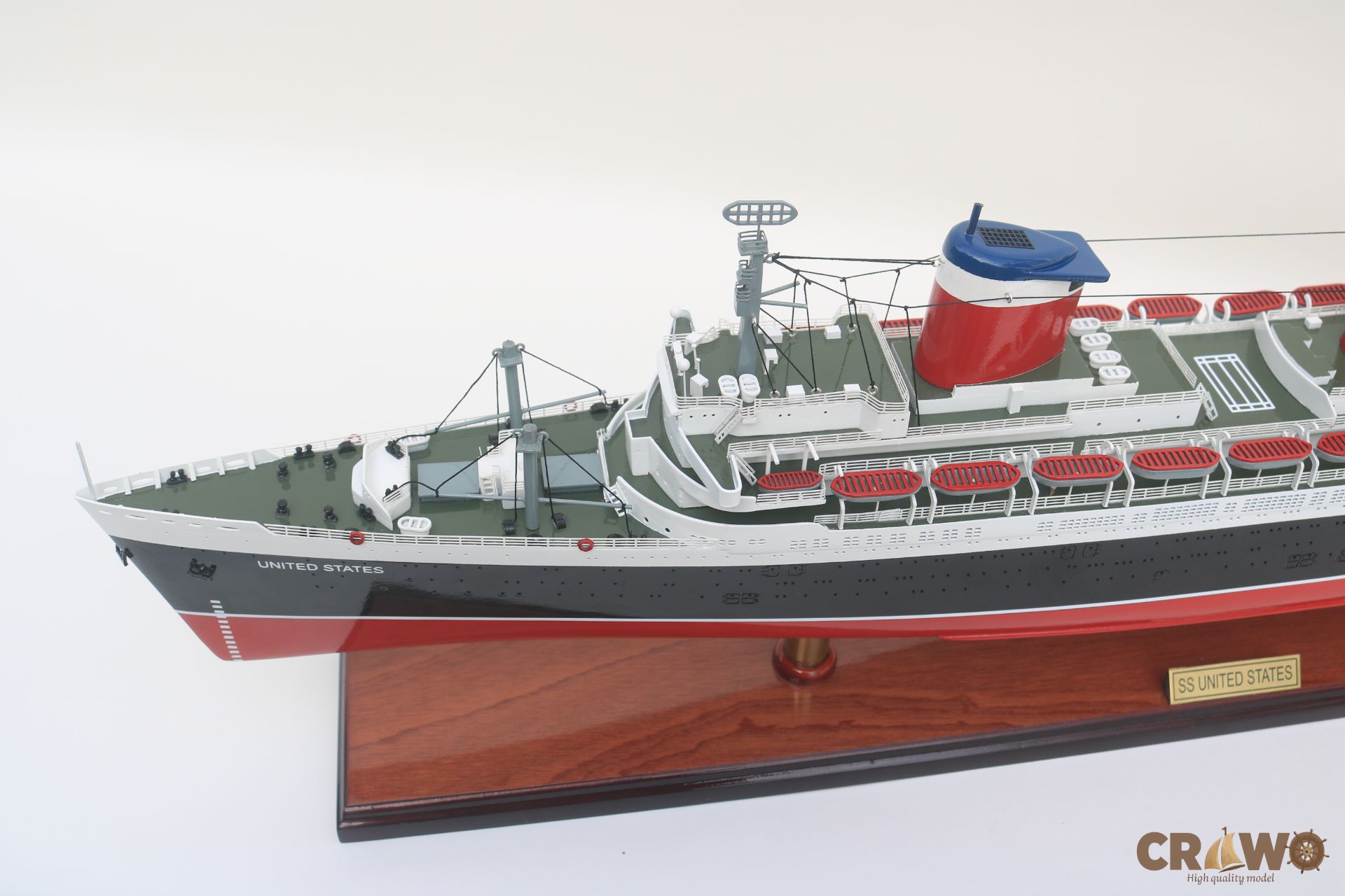 SS UNITED STATE CRUISE SHIP MODEL 35"