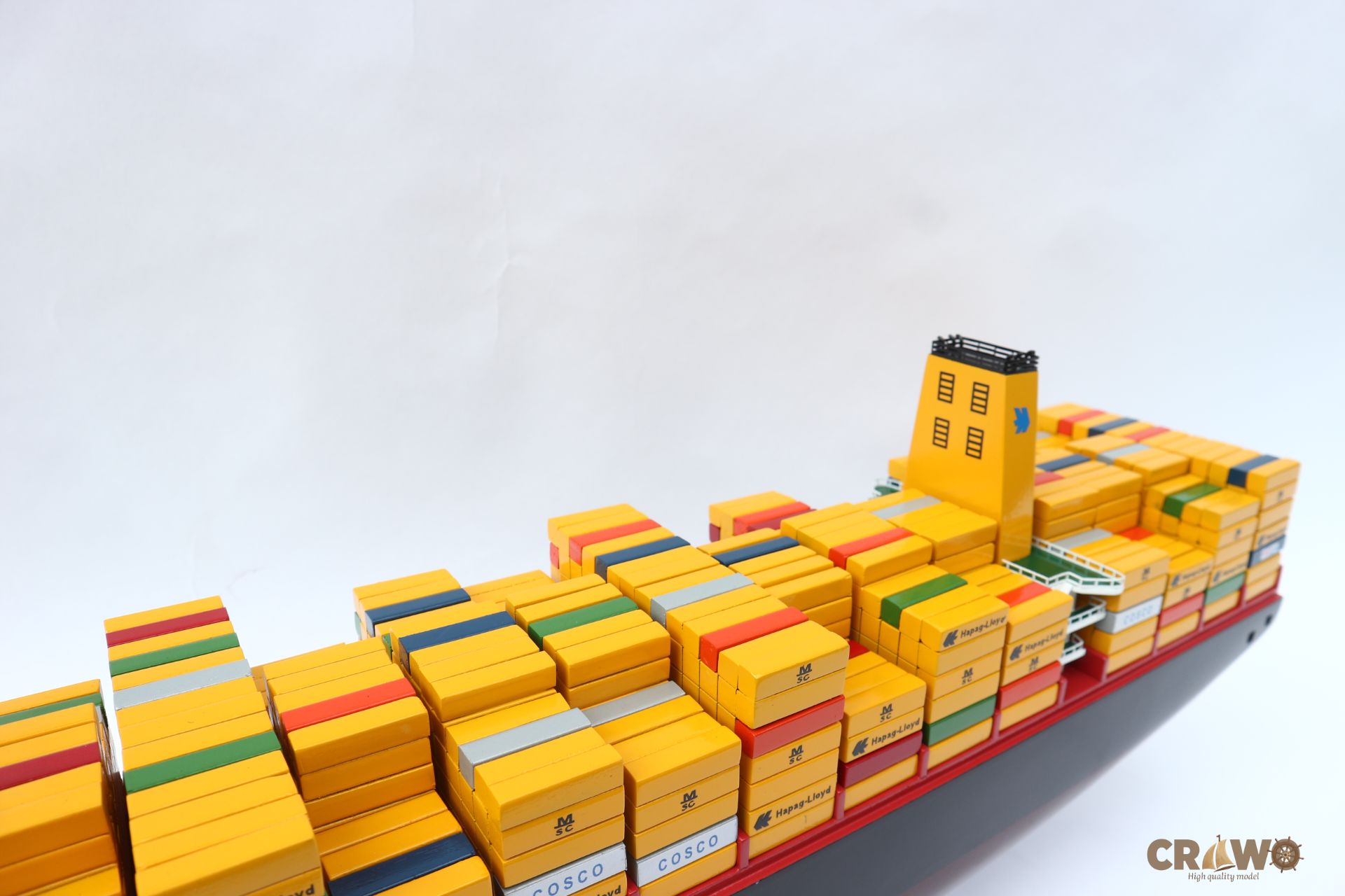 HAPAG LLOYD HAMBURG EXPRESS CONTAINER SHIP MODEL 36.6"