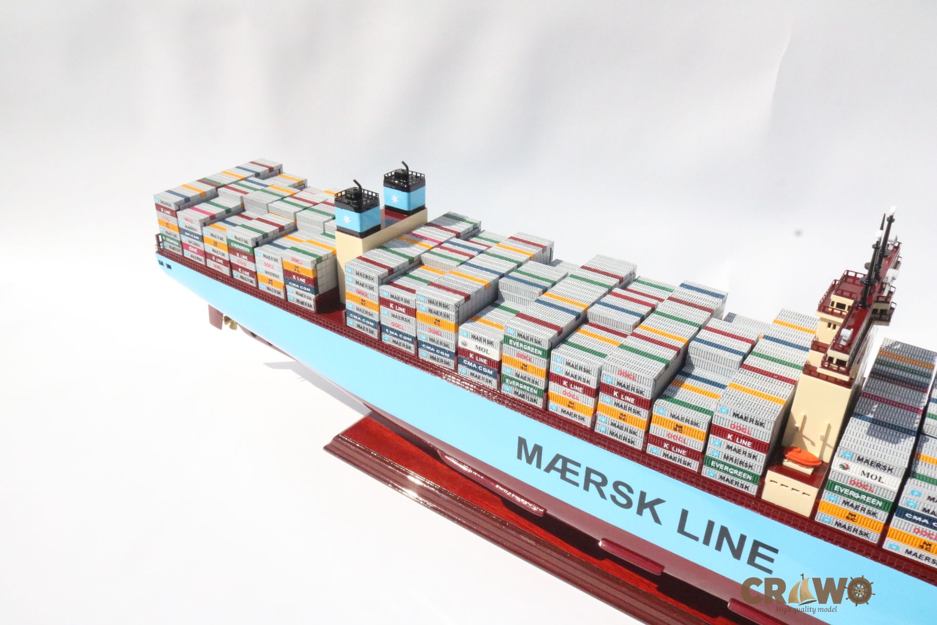 MAERSK MC. KINNEY MOLLER CONTAINER SHIP MODEL 39.4"