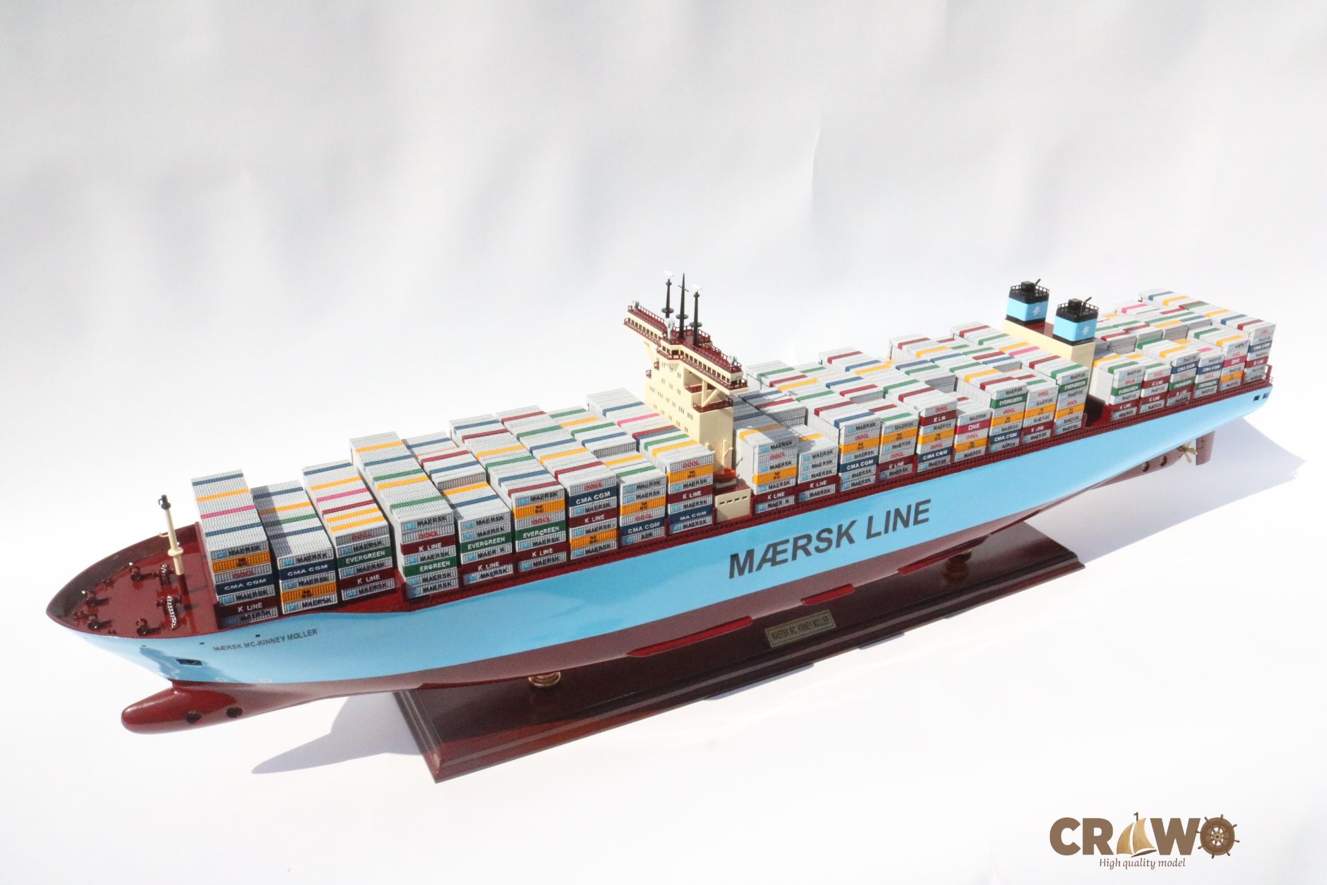 MAERSK MC. KINNEY MOLLER CONTAINER SHIP MODEL 39.4"