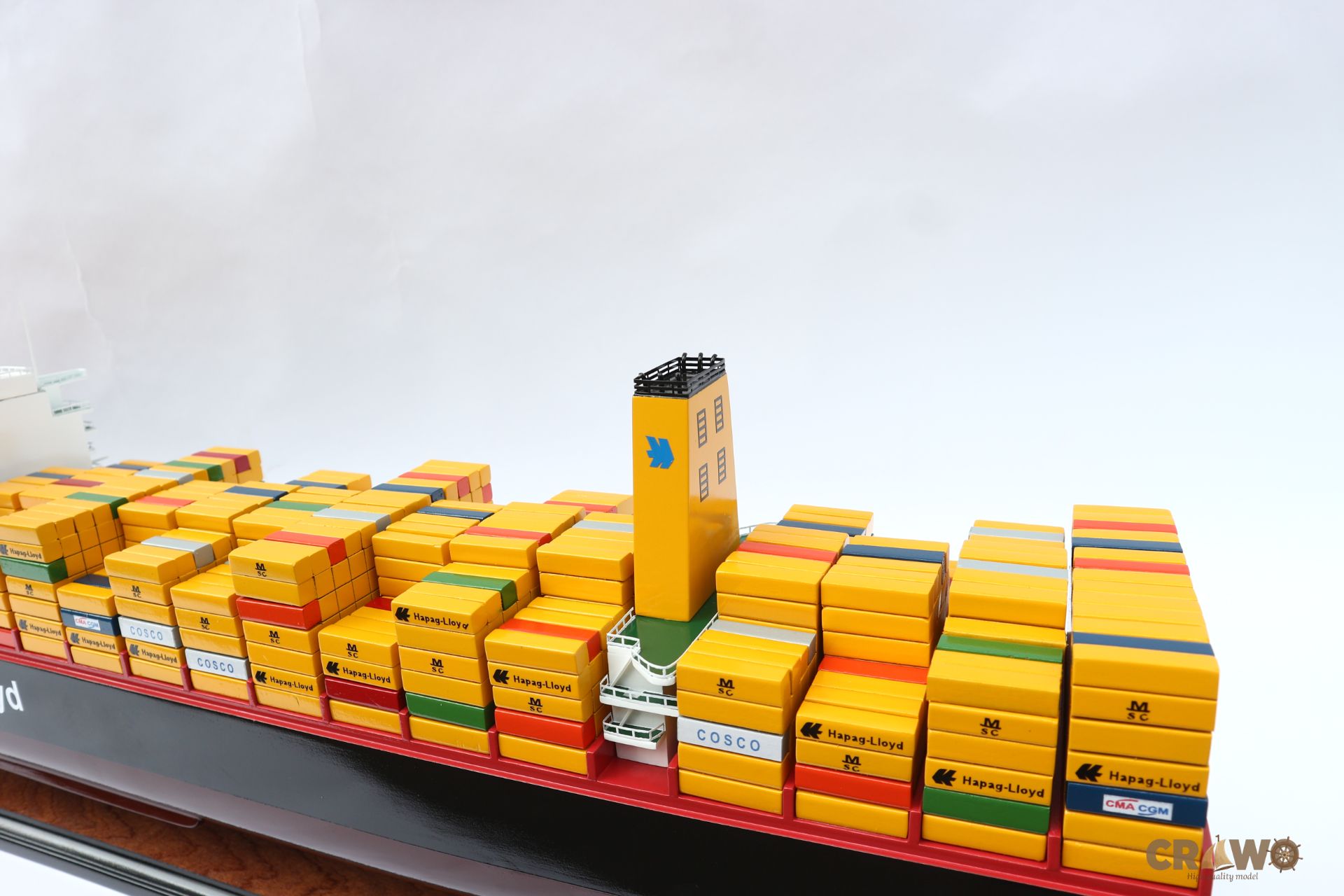 HAPAG LLOYD HAMBURG EXPRESS CONTAINER SHIP MODEL 36.6"