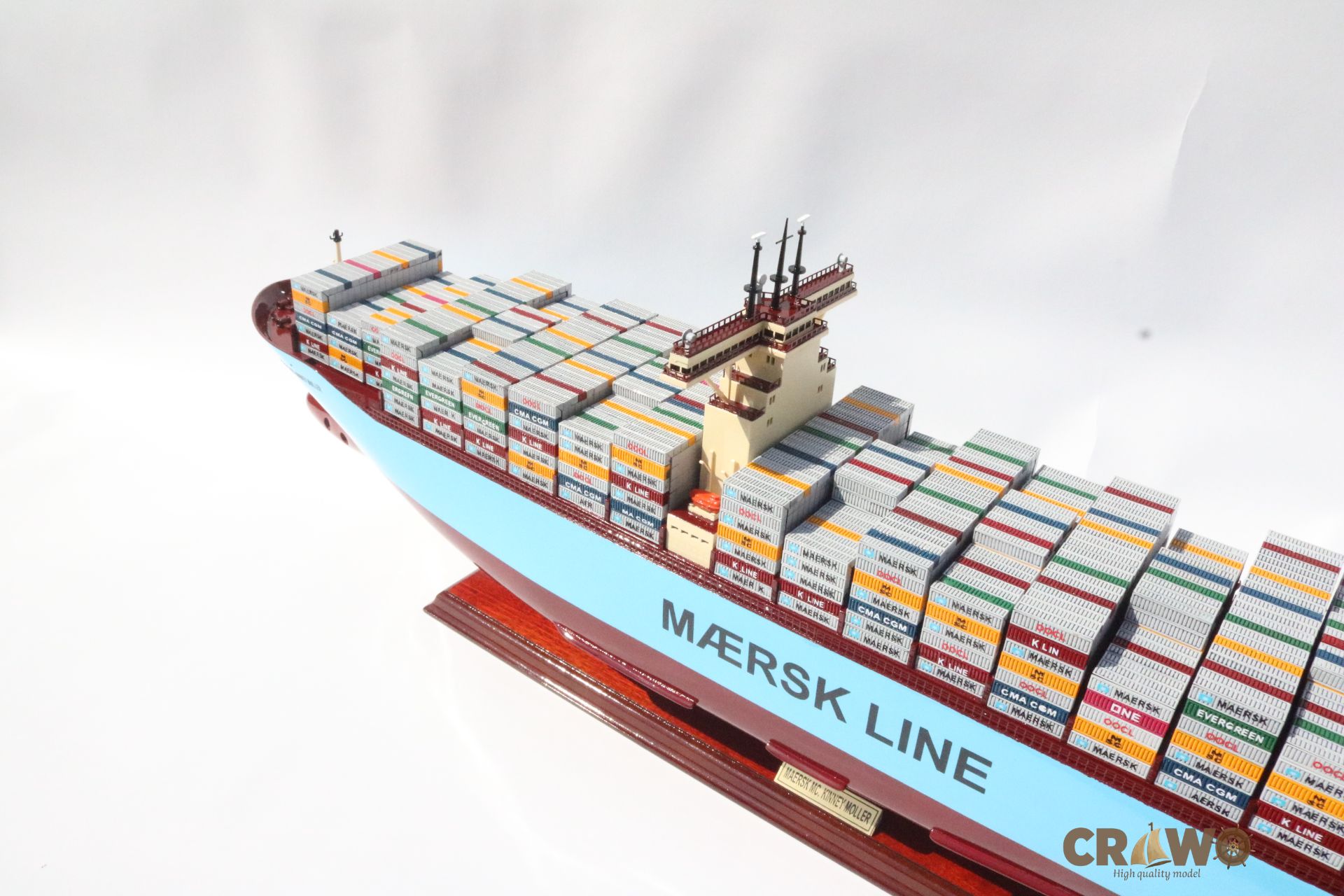 MAERSK MC. KINNEY MOLLER CONTAINER SHIP MODEL 39.4"