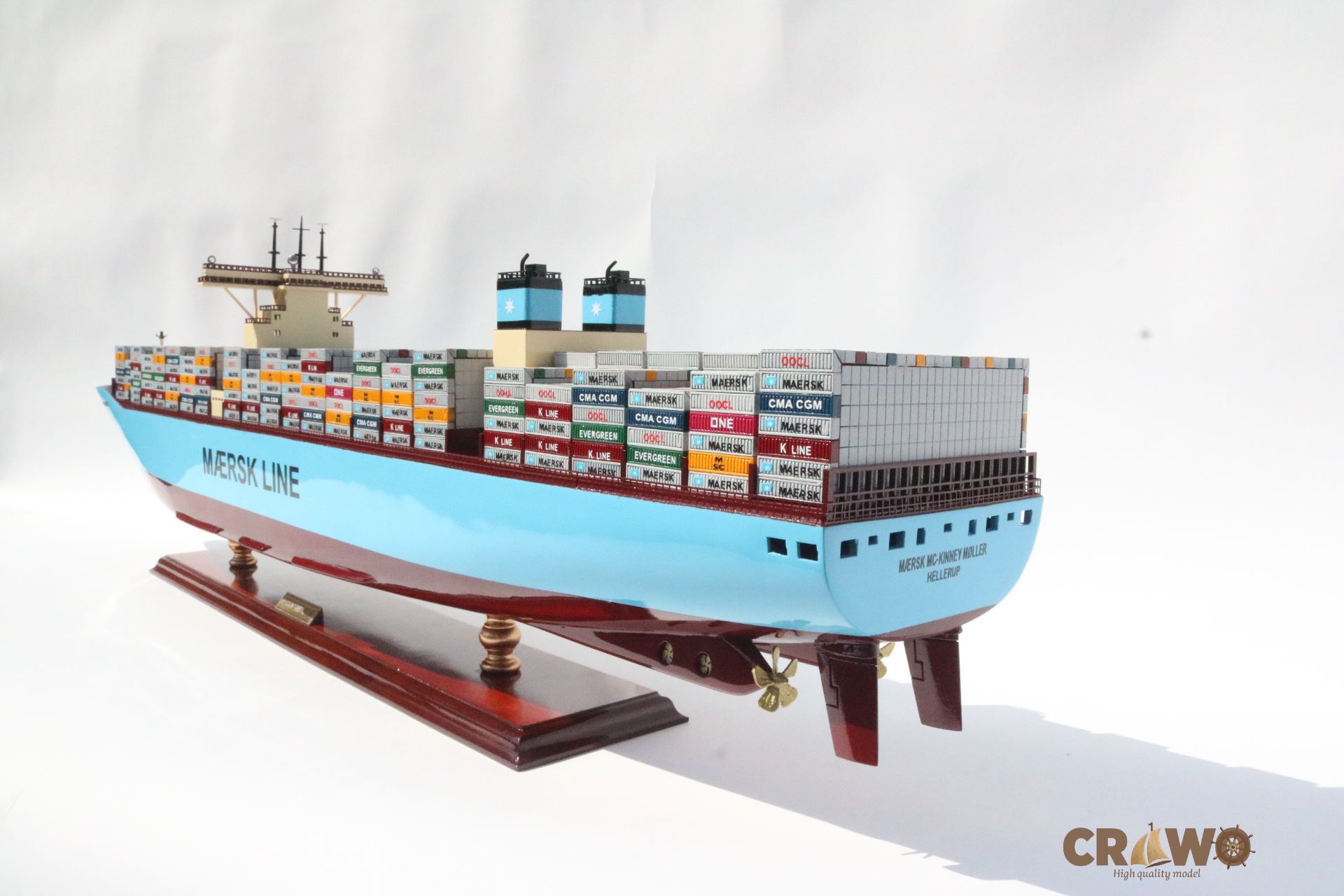 MAERSK MC. KINNEY MOLLER CONTAINER SHIP MODEL 39.4"
