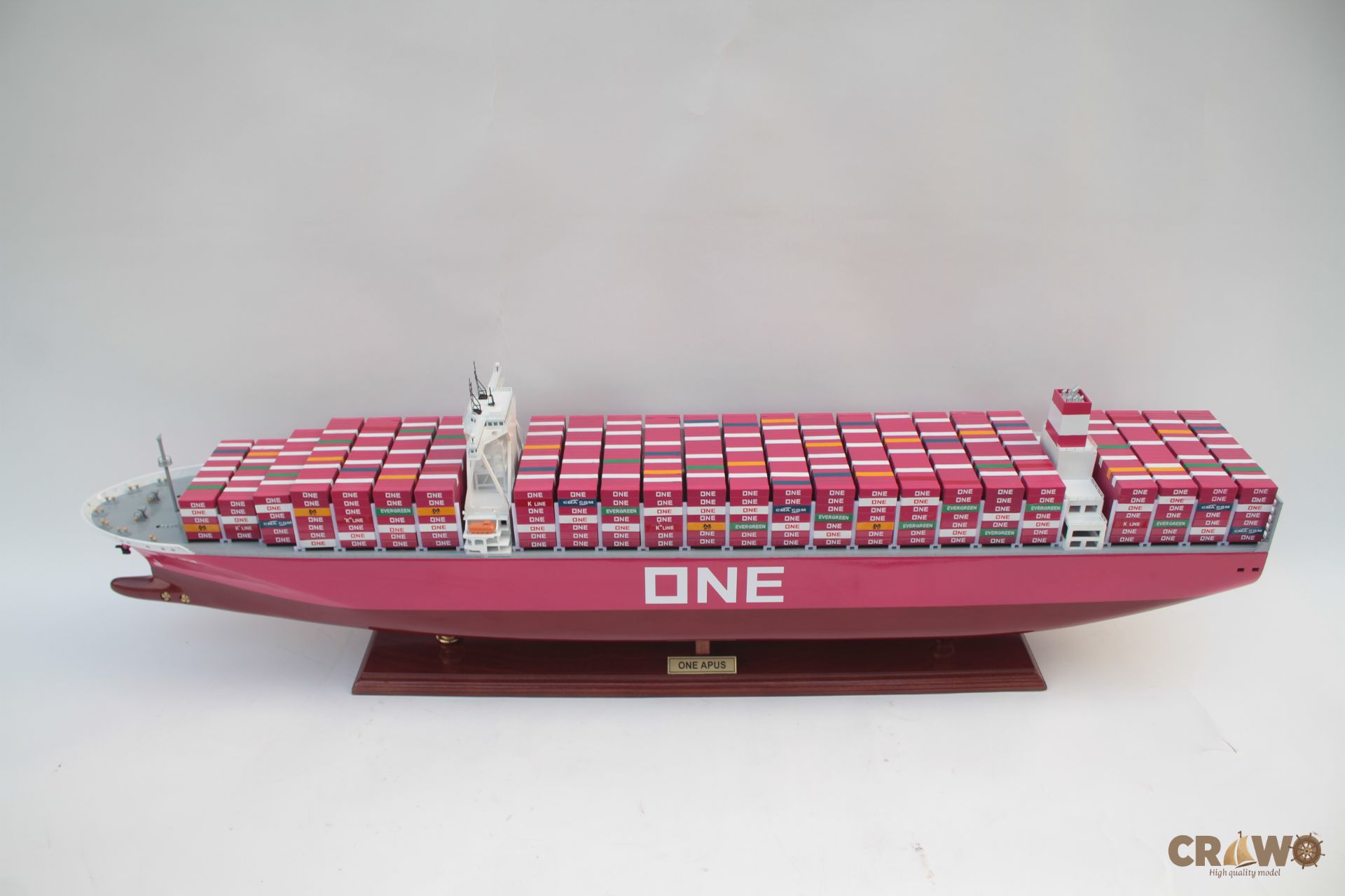 ONE APUS JAPANESE CONTAINER SHIP MODEL 39.8"