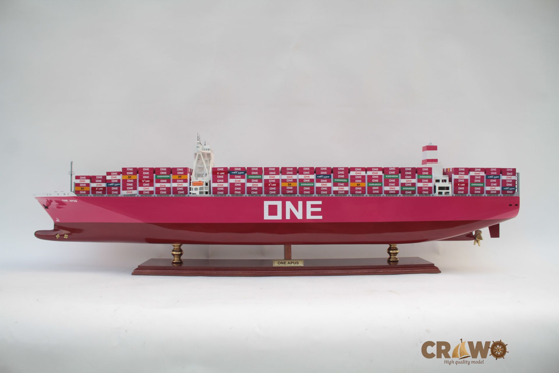 ONE APUS JAPANESE CONTAINER SHIP MODEL 39.8"