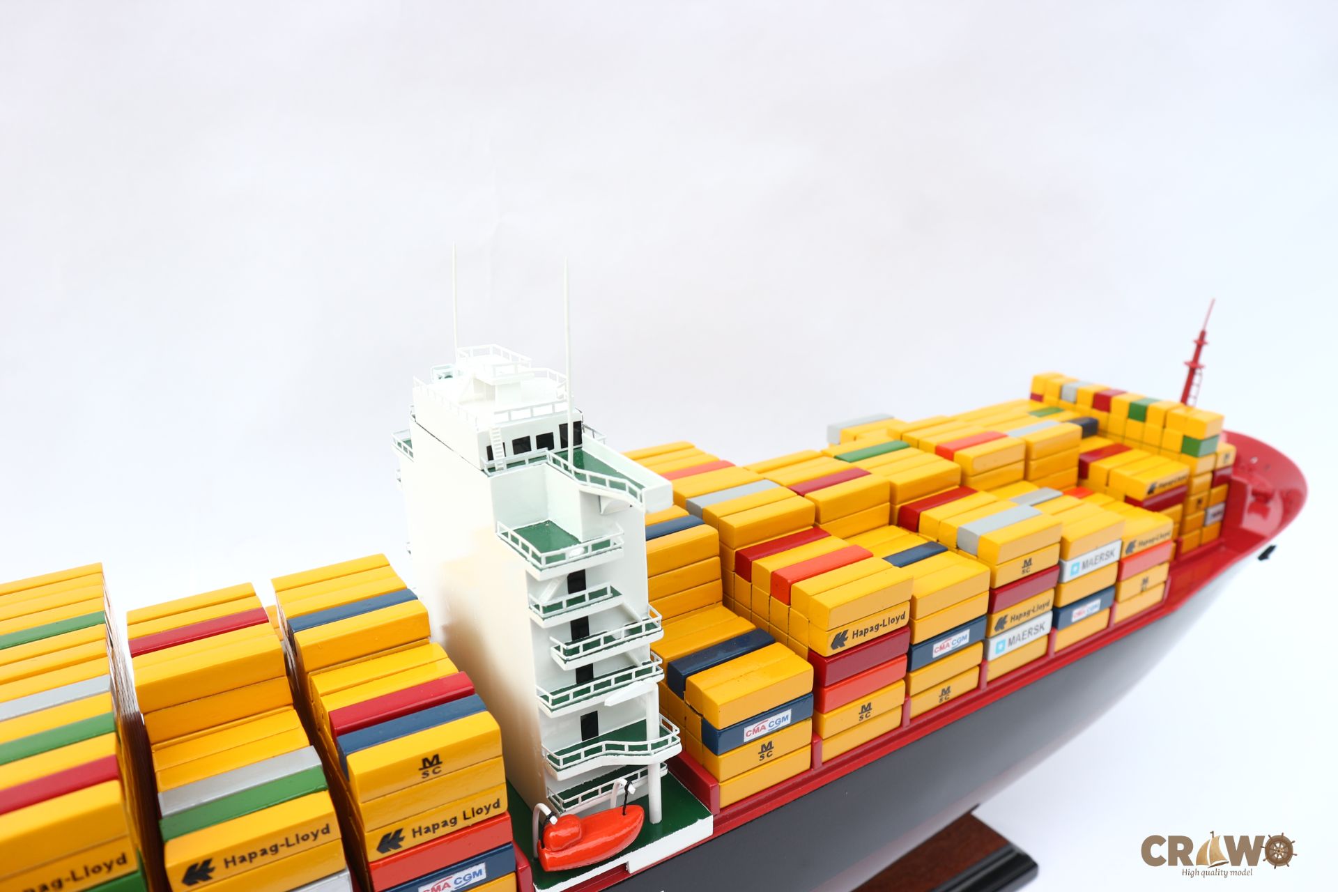 HAPAG LLOYD HAMBURG EXPRESS CONTAINER SHIP MODEL 36.6"