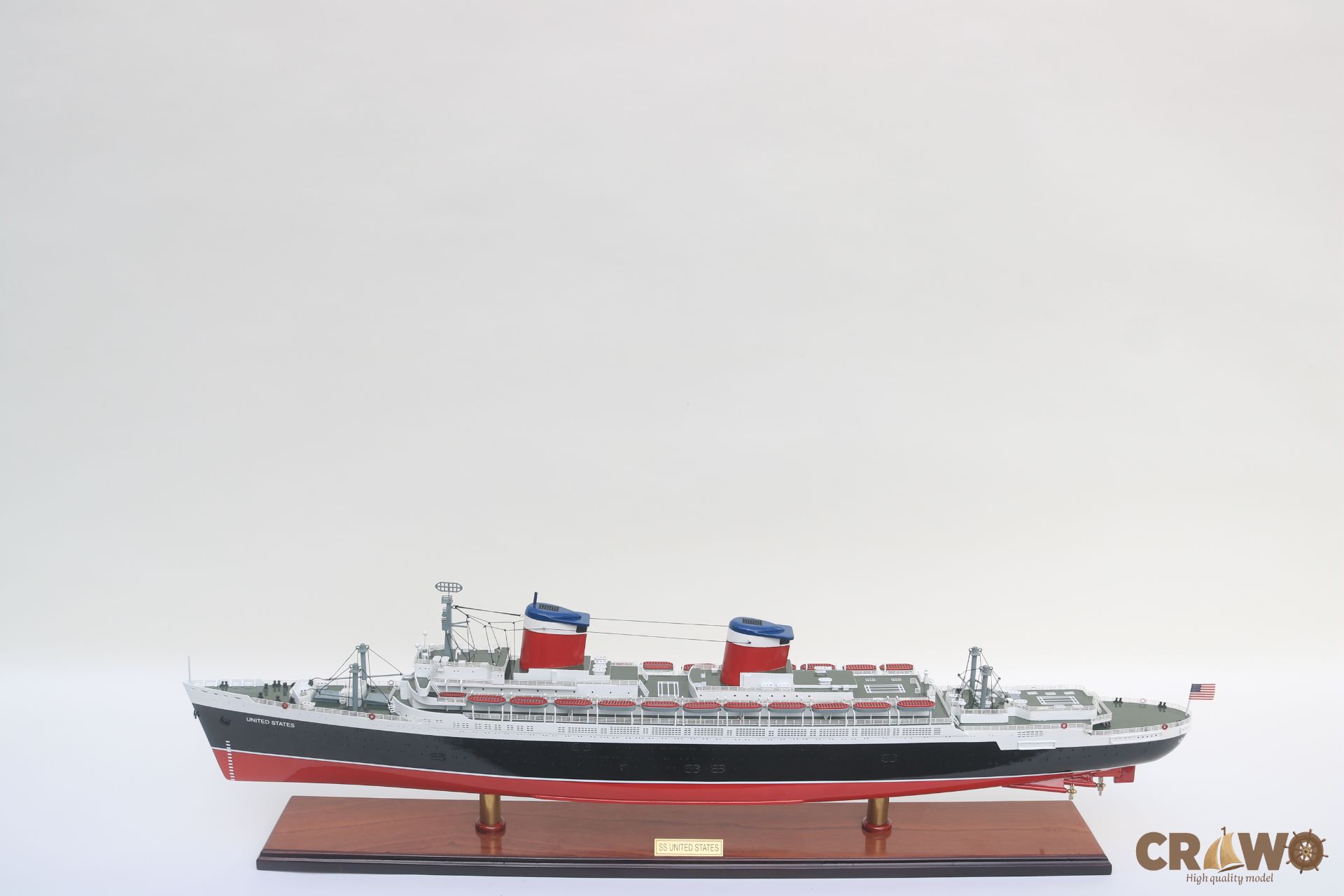 SS UNITED STATE CRUISE SHIP MODEL 35"