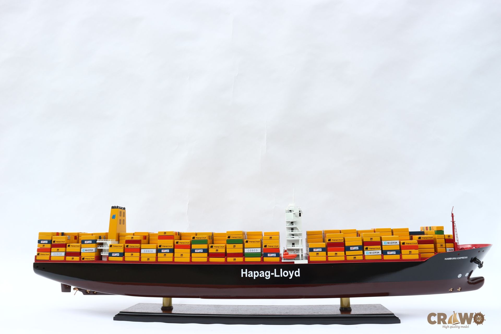 HAPAG LLOYD HAMBURG EXPRESS CONTAINER SHIP MODEL 36.6"