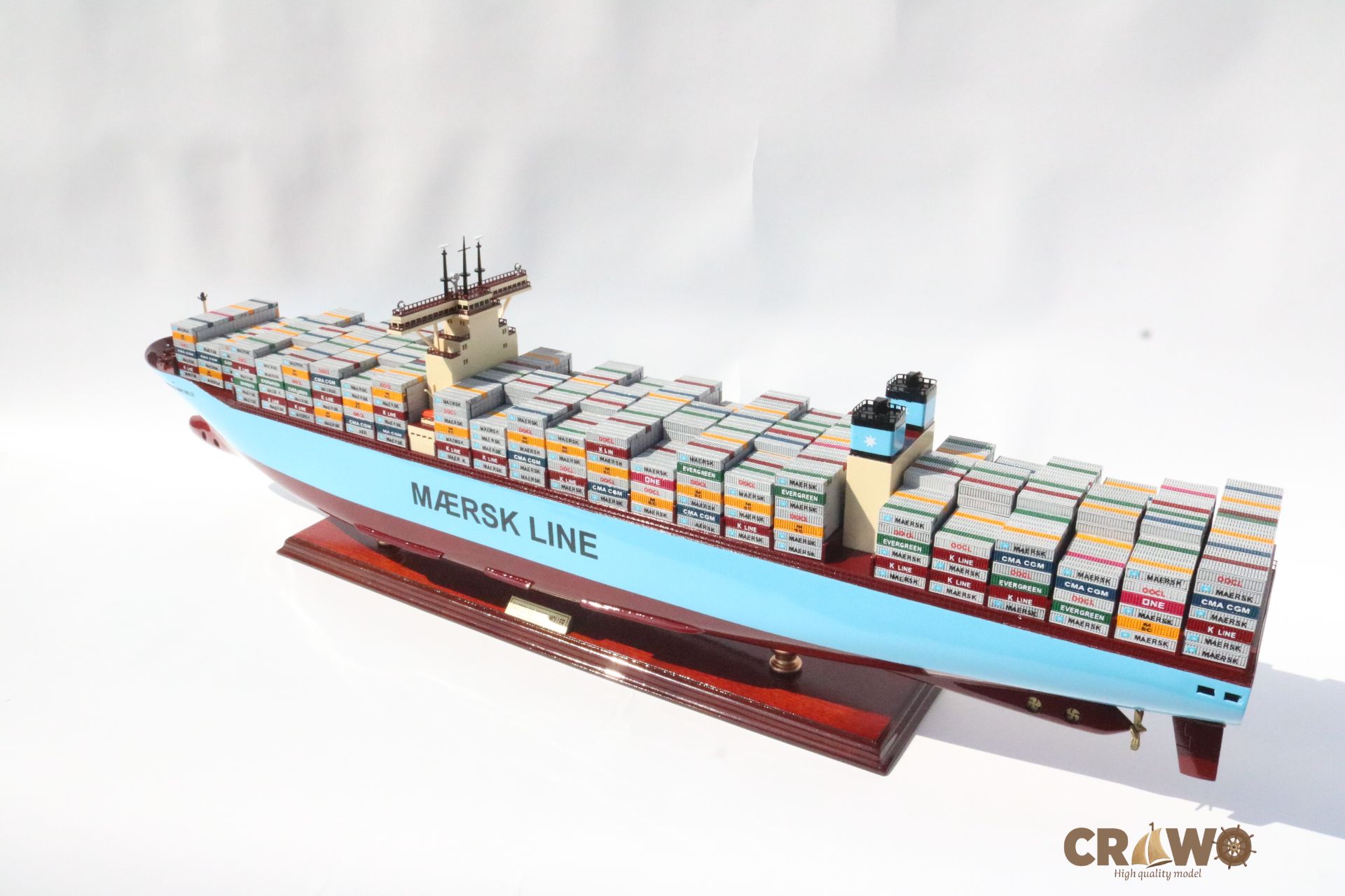 MAERSK MC. KINNEY MOLLER CONTAINER SHIP MODEL 39.4"
