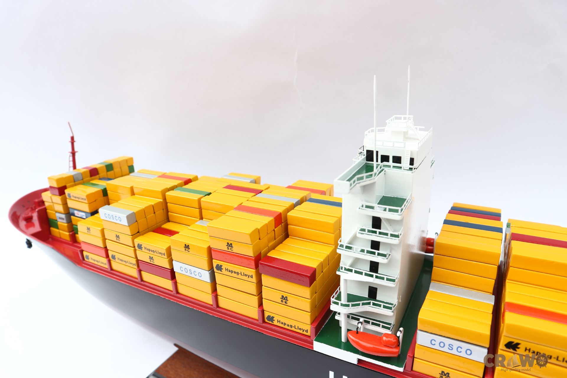 HAPAG LLOYD HAMBURG EXPRESS CONTAINER SHIP MODEL 36.6"