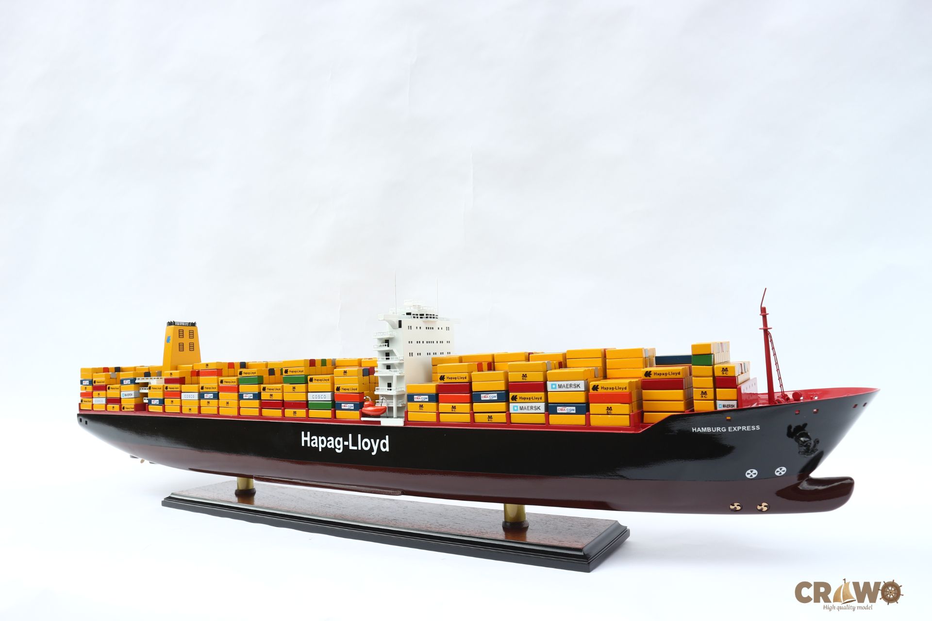 HAPAG LLOYD HAMBURG EXPRESS CONTAINER SHIP MODEL 36.6"