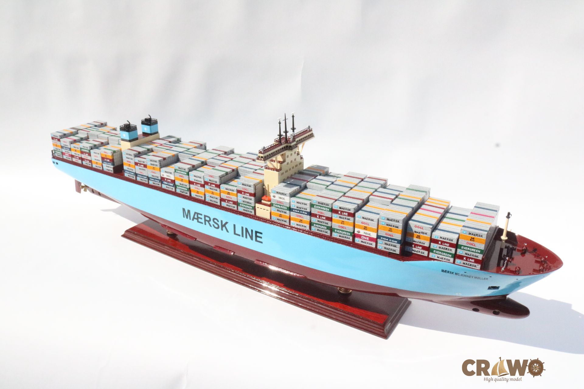 MAERSK MC. KINNEY MOLLER CONTAINER SHIP MODEL 39.4"