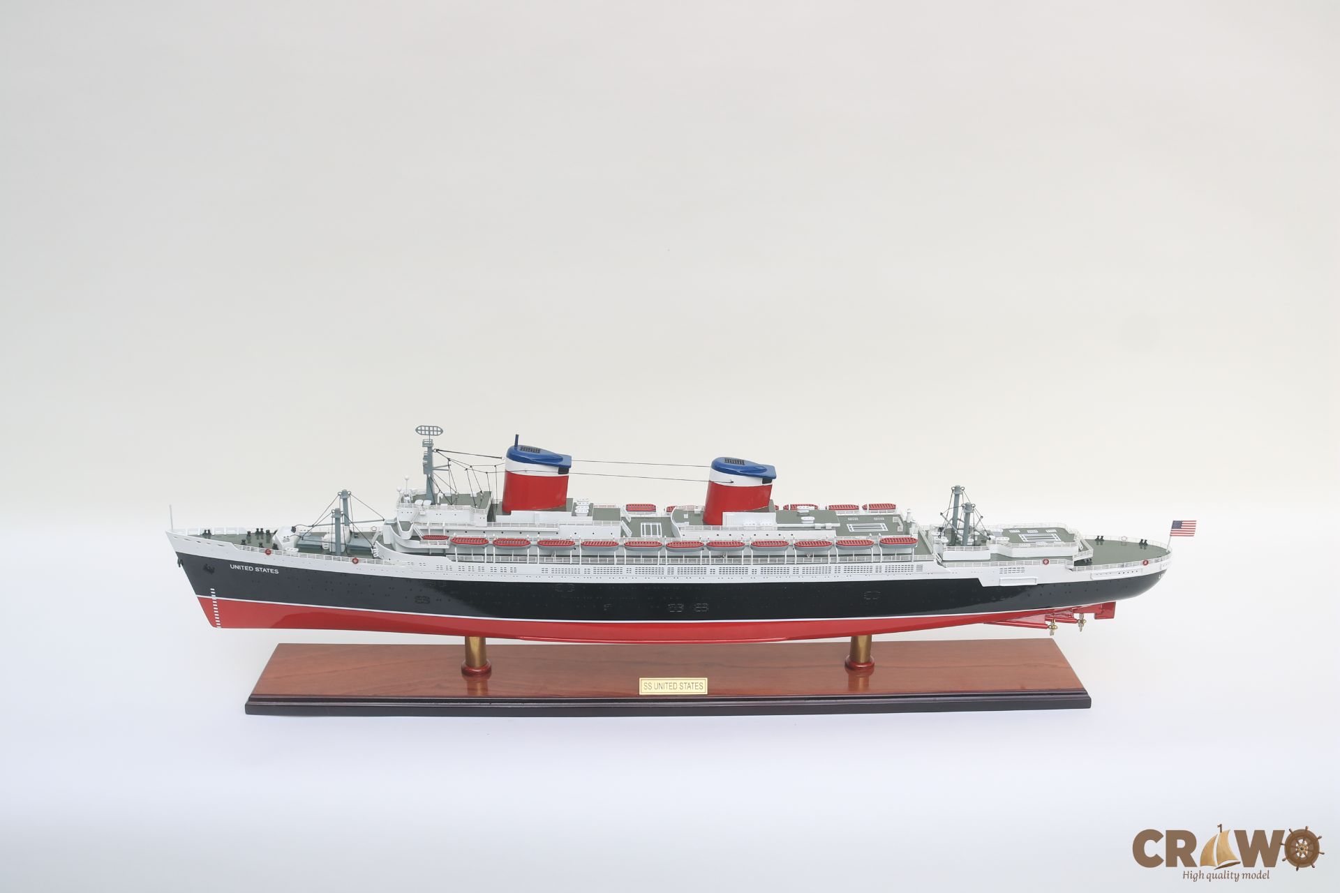 SS UNITED STATE CRUISE SHIP MODEL 35"