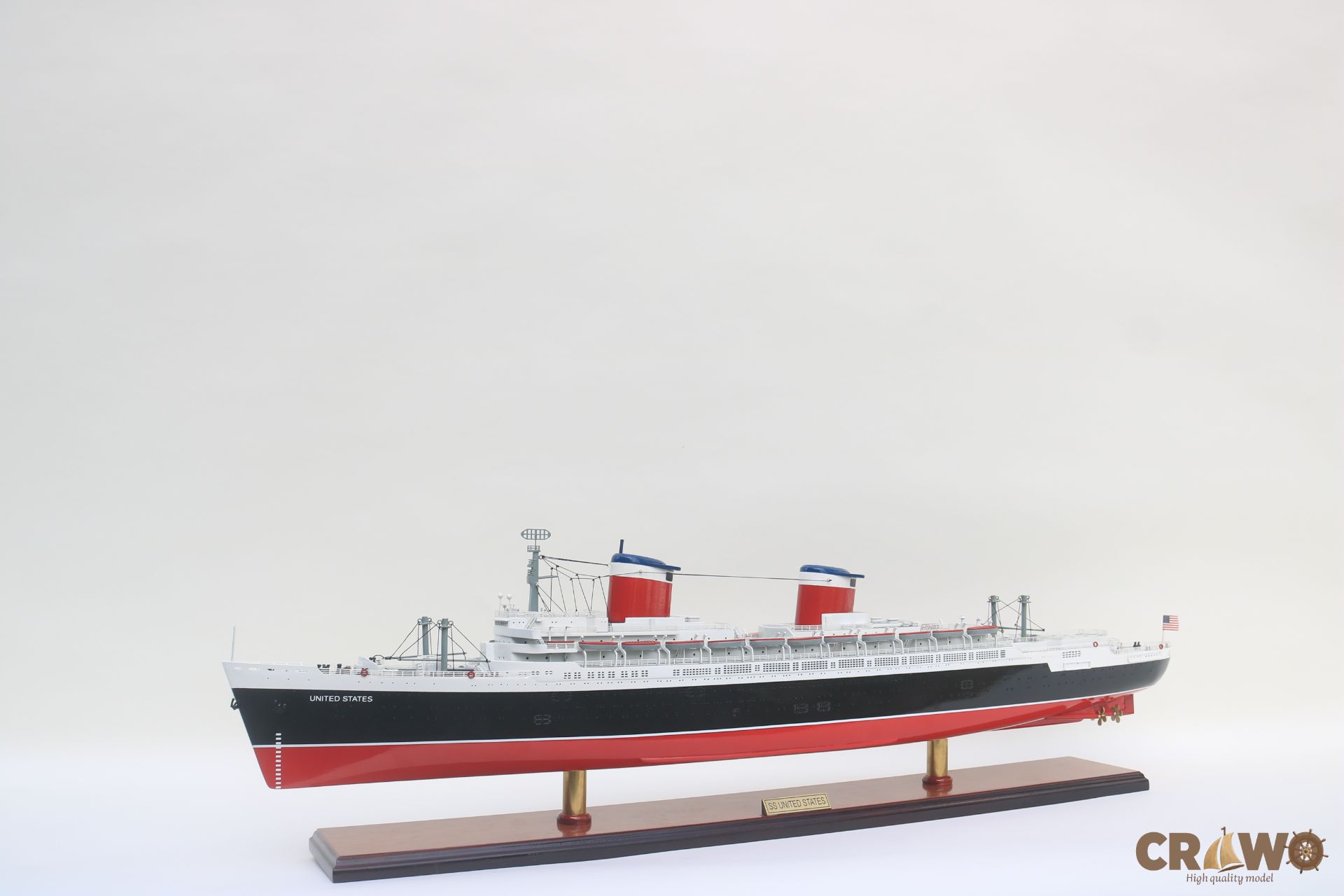 SS UNITED STATE CRUISE SHIP MODEL 35"