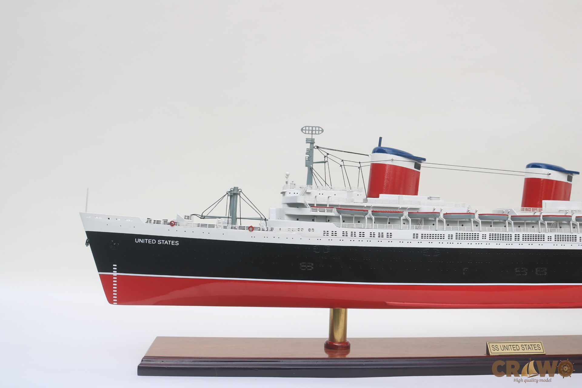 SS UNITED STATE CRUISE SHIP MODEL 35"