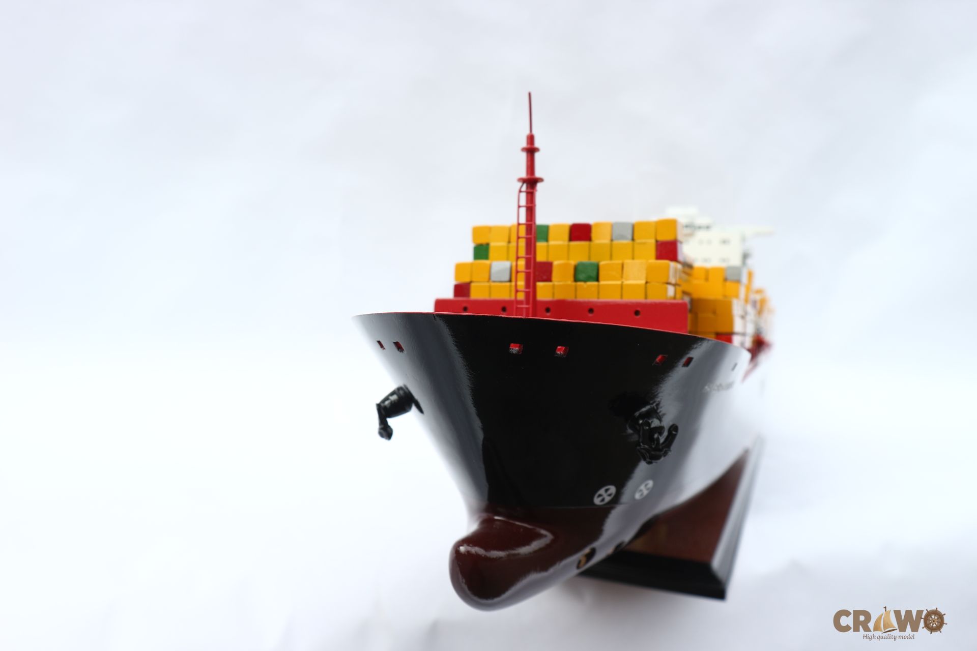 HAPAG LLOYD HAMBURG EXPRESS CONTAINER SHIP MODEL 36.6"