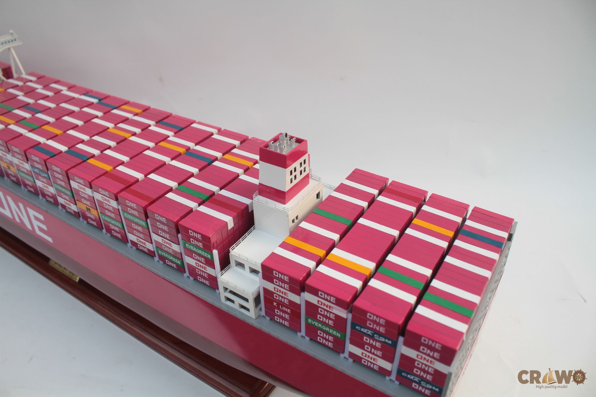 ONE APUS JAPANESE CONTAINER SHIP MODEL 39.8"