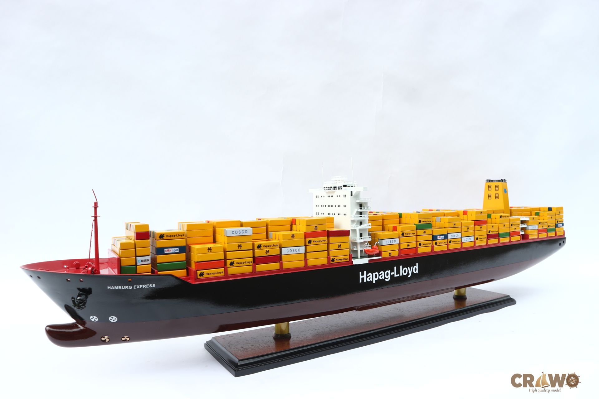 HAPAG LLOYD HAMBURG EXPRESS CONTAINER SHIP MODEL 36.6"