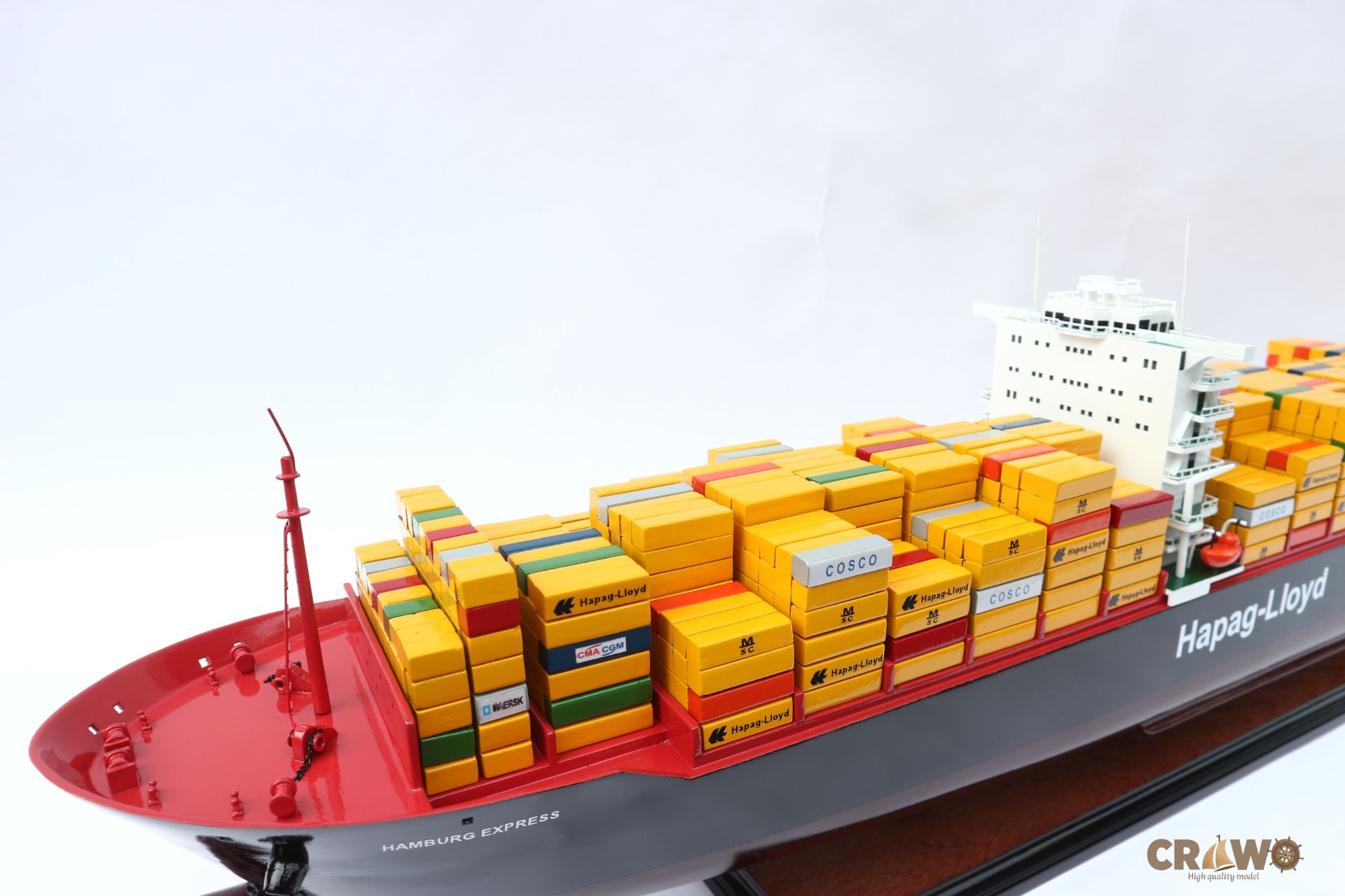 HAPAG LLOYD HAMBURG EXPRESS CONTAINER SHIP MODEL 36.6"