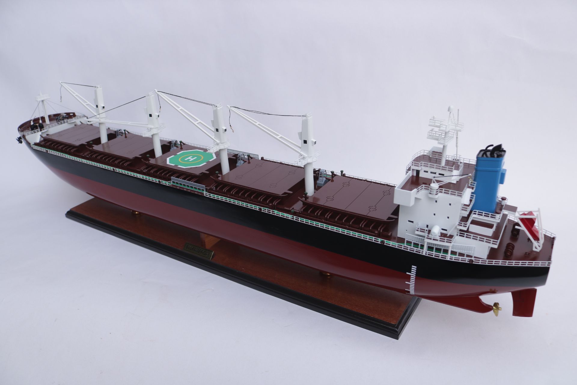 BULK AMERICAS CARGO SHIP MODEL 39.4"