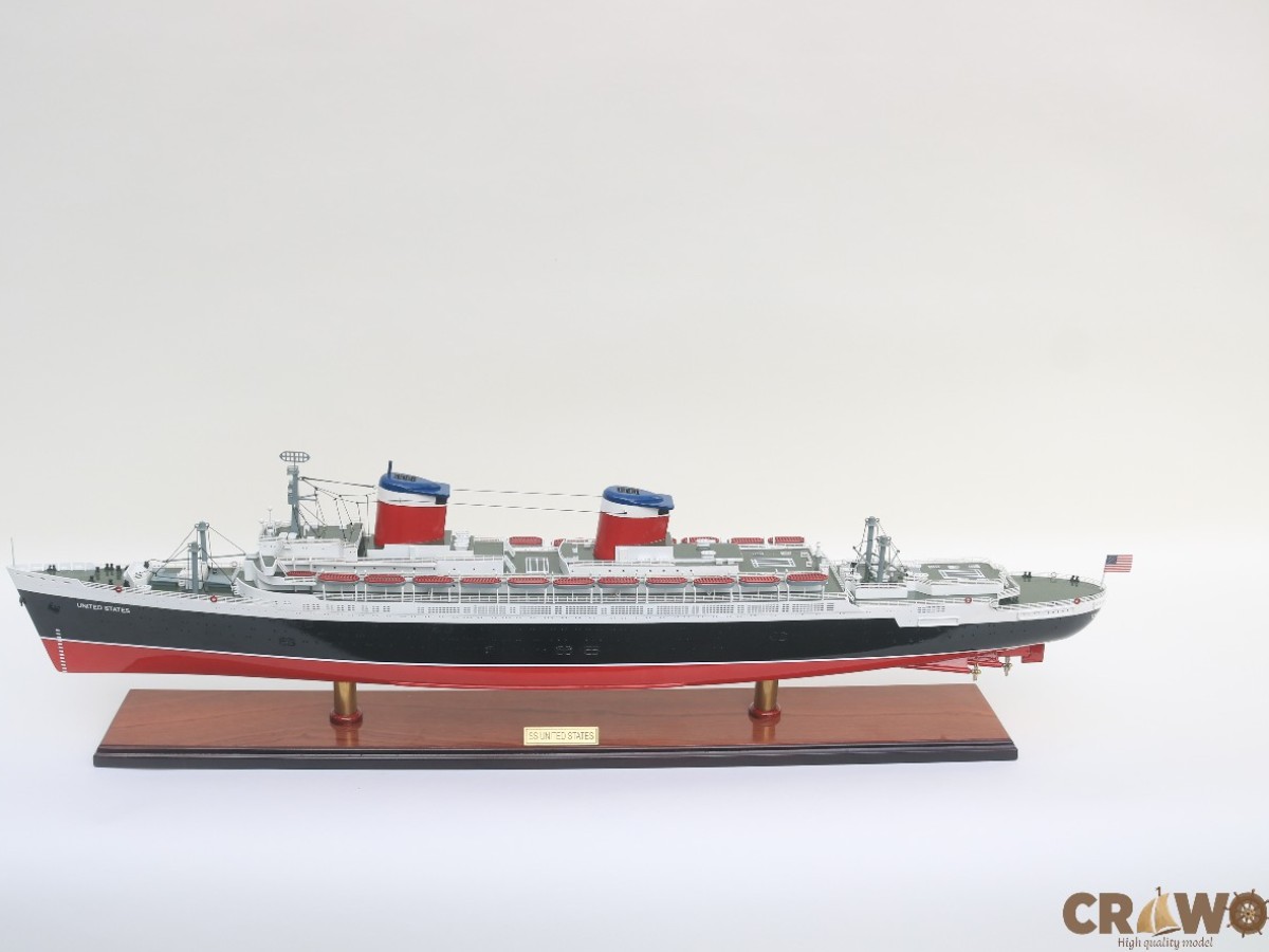 SS UNITED STATE CRUISE SHIP MODEL 35"